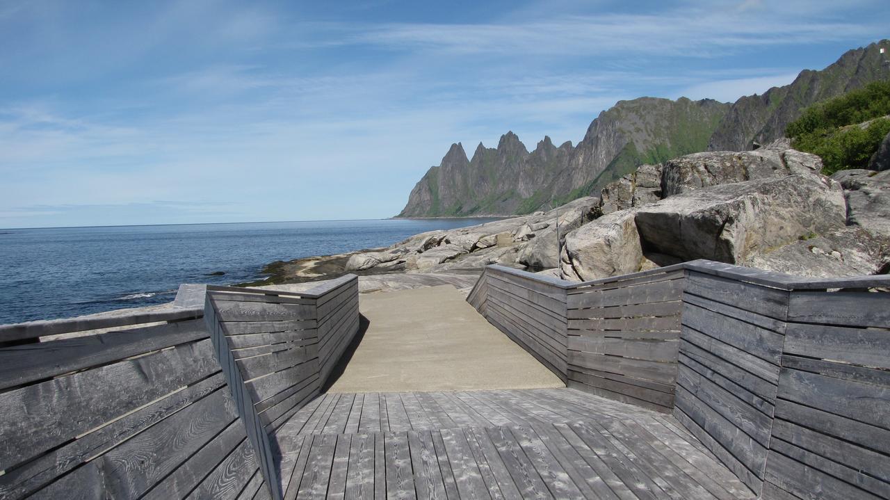 Visit Leif At Senja Apartment Gibostad ภายนอก รูปภาพ